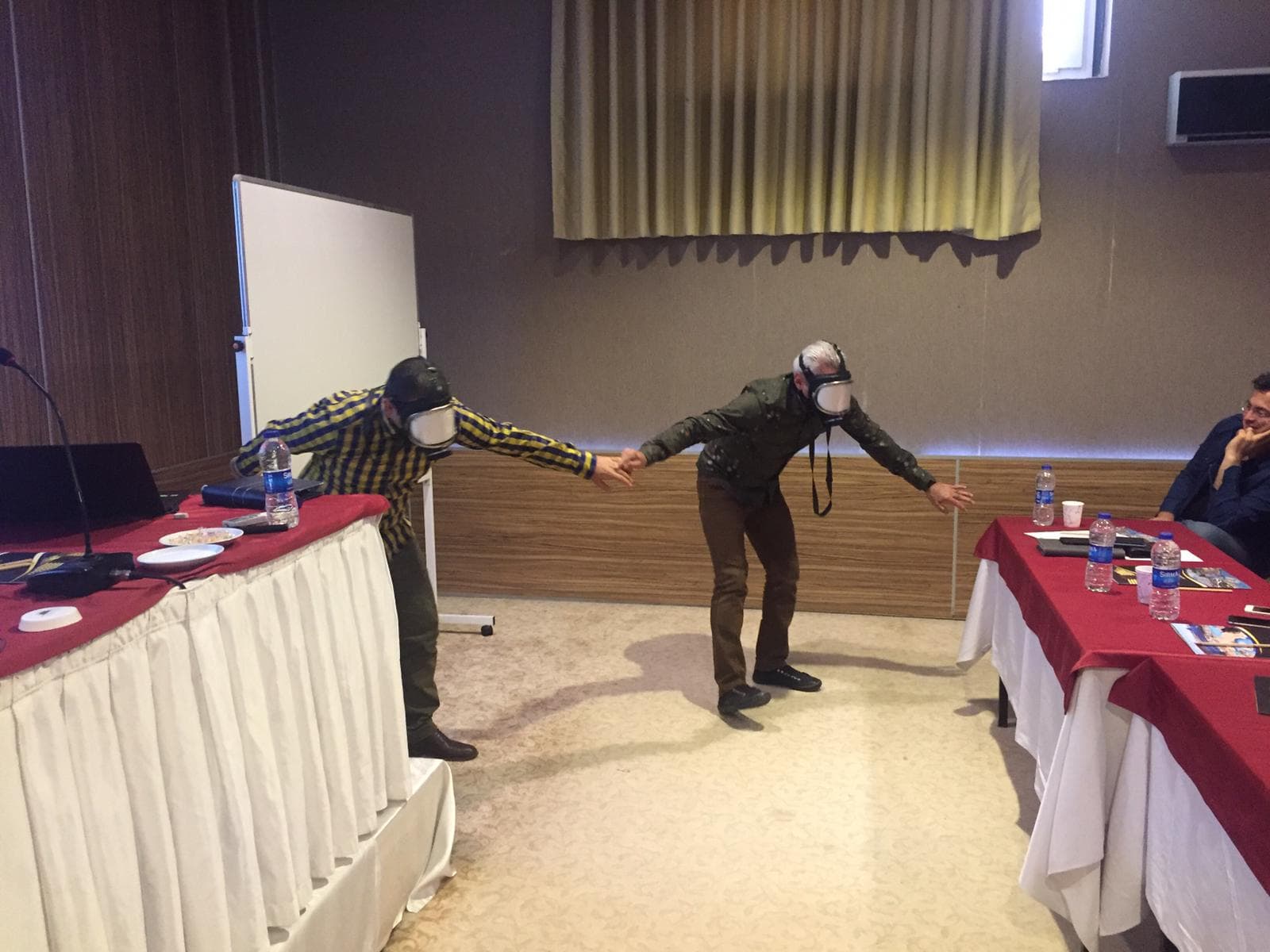 Yangın eğitimi ve tatbikat uygulamasından saha görseli 6