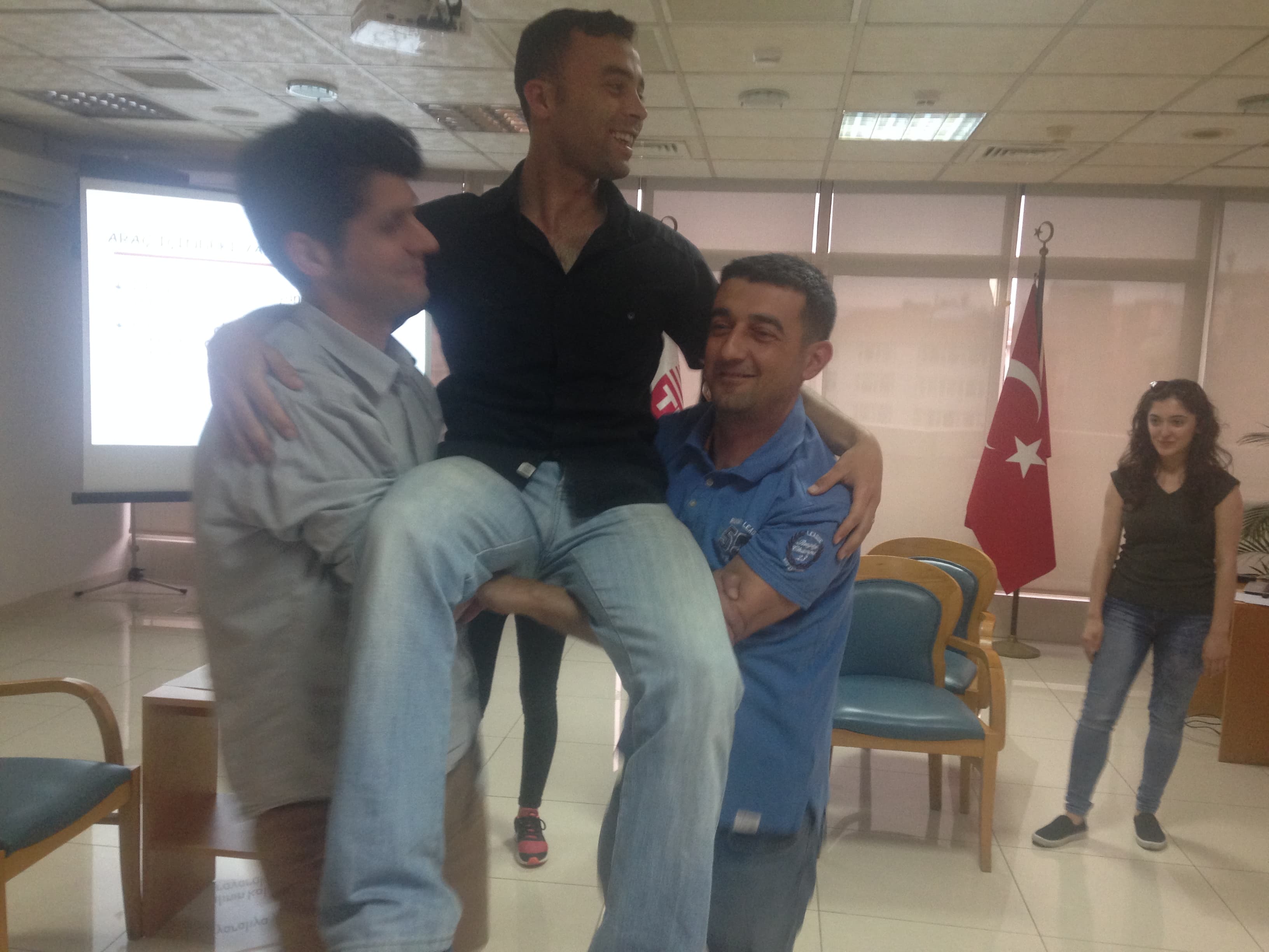 Yangın eğitimi ve tatbikat uygulamasından saha görseli 43