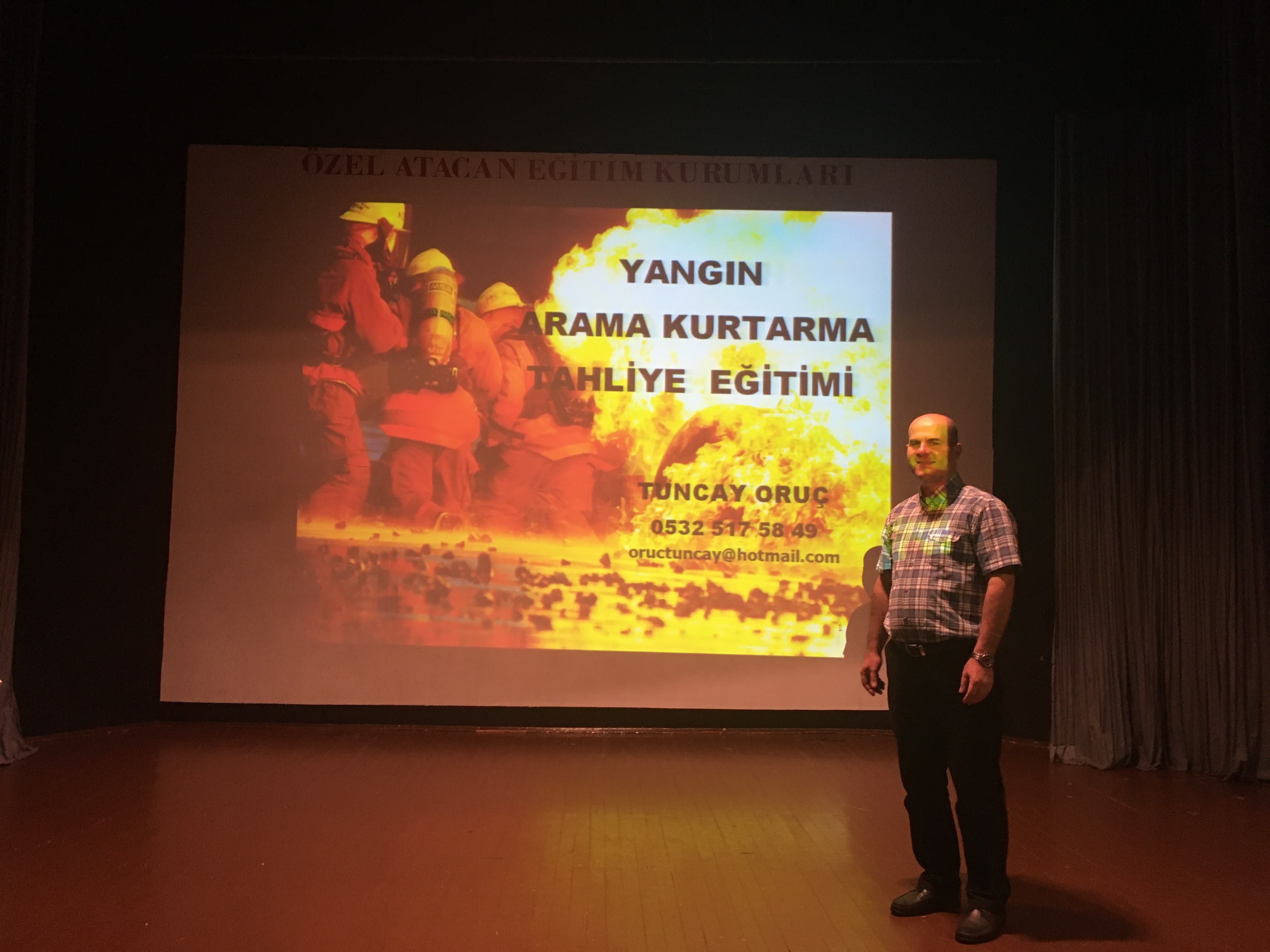 Yangın eğitimi ve tatbikat uygulamasından saha görseli 46