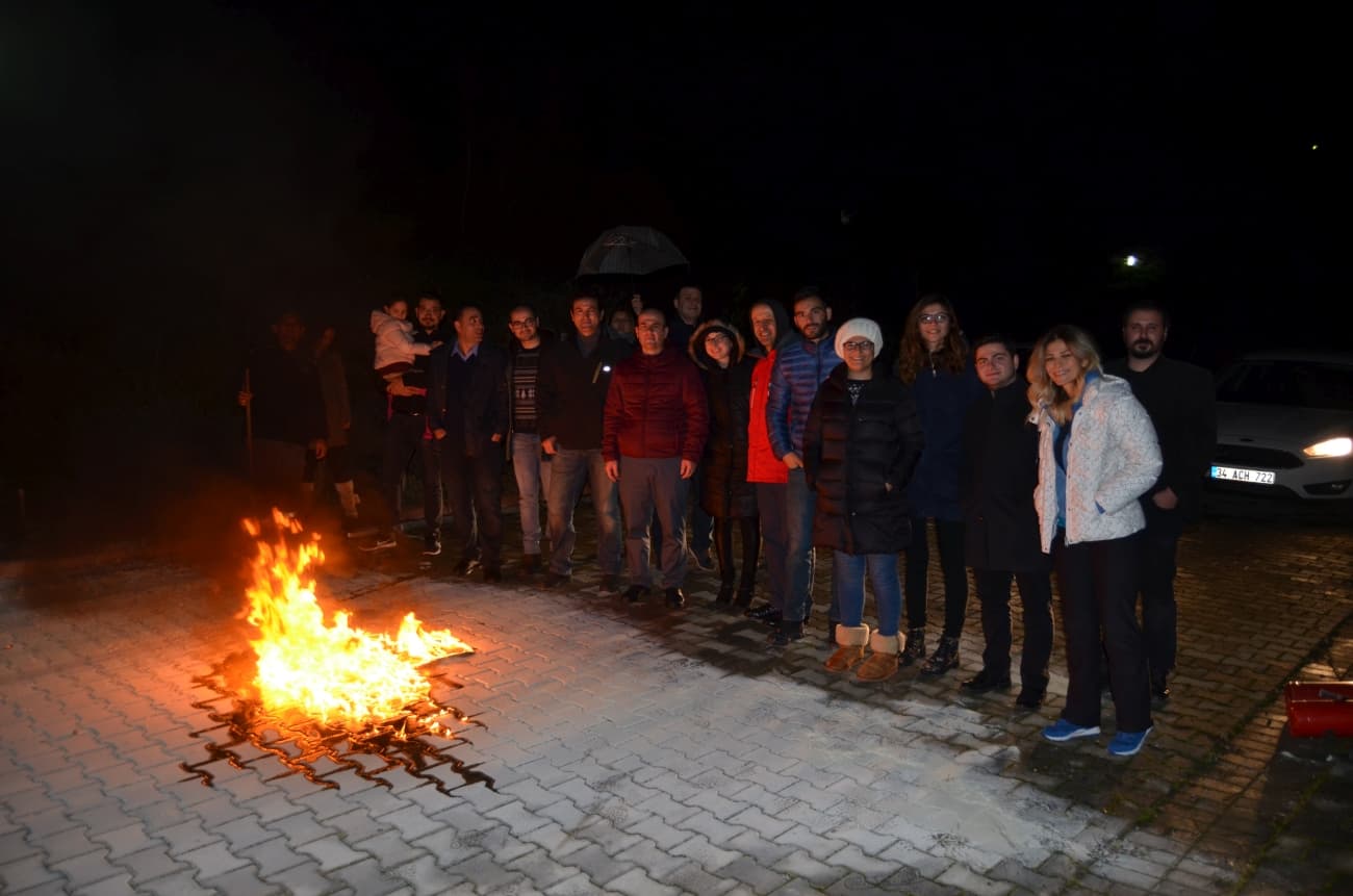 Yangın eğitimi ve tatbikat uygulamasından saha görseli 10